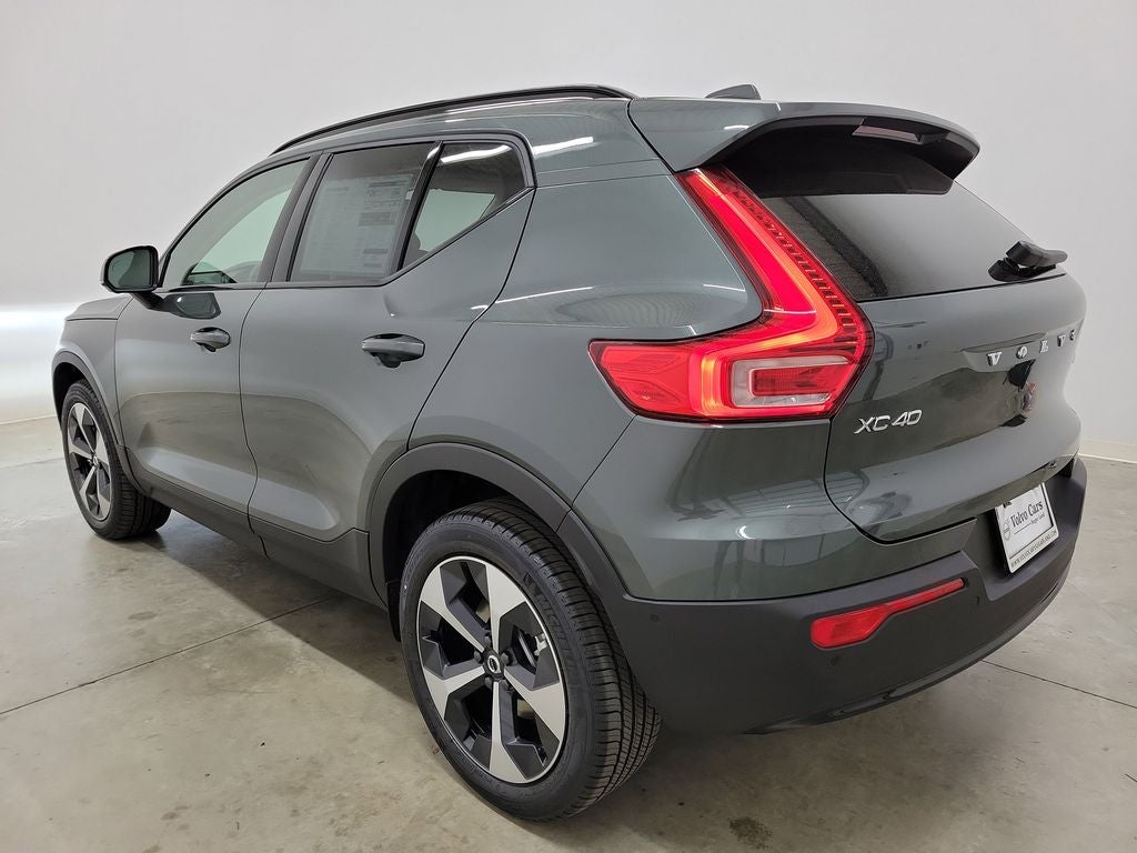 2026 Volvo XC40 B5 Plus