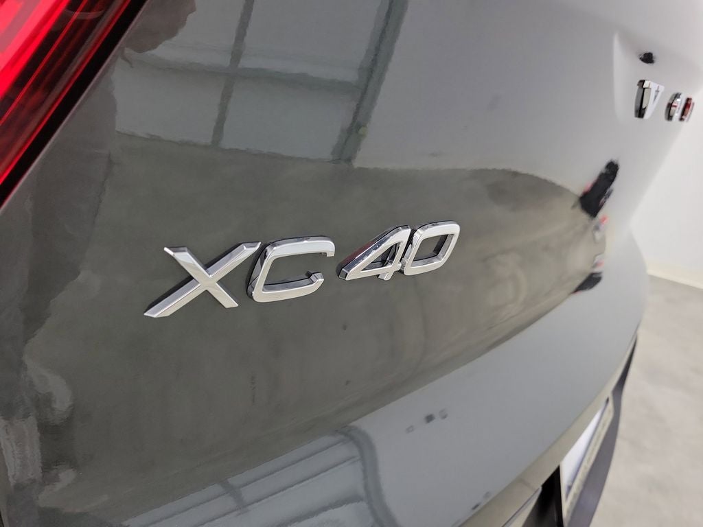 2026 Volvo XC40 B5 Plus