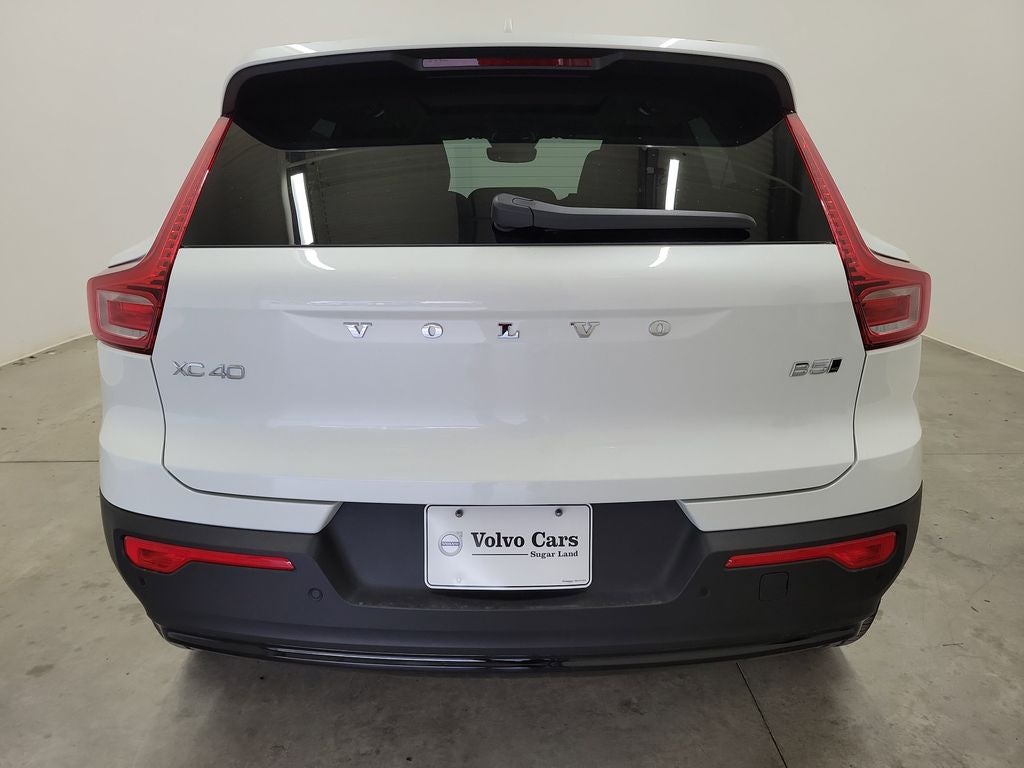 2026 Volvo XC40 B5 Plus