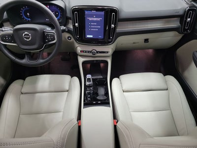 2024 Volvo XC40 B5 Plus Bright Theme