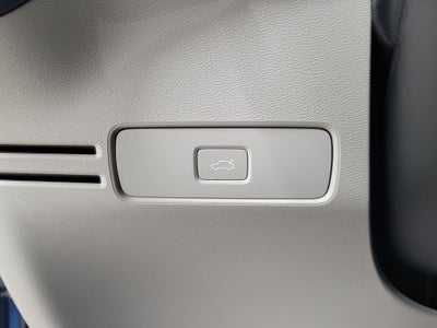 2024 Volvo XC40 B5 Plus Bright Theme