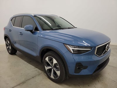 2024 Volvo XC40 B5 Plus Bright Theme