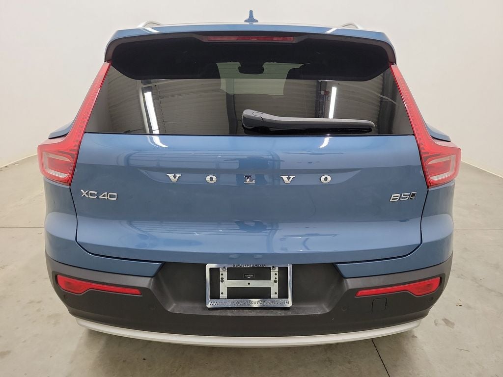2024 Volvo XC40 B5 Plus Bright Theme