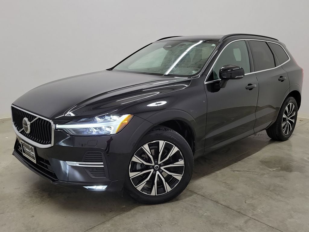2025 Volvo XC40 B5 Plus Bright Theme