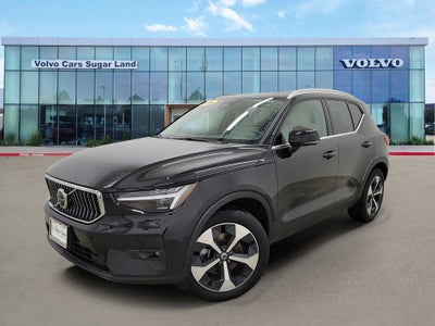 2025 Volvo XC40 B5 Plus Bright Theme