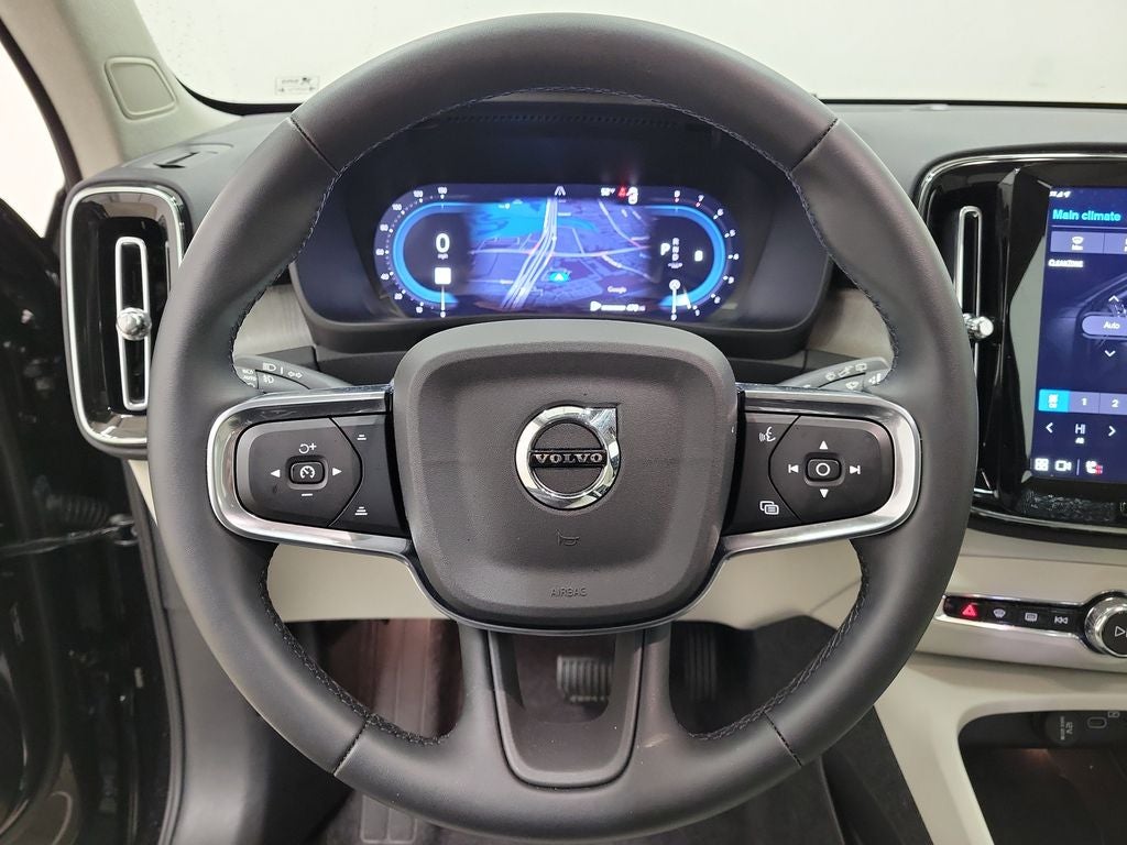 2025 Volvo XC40 B5 Plus Bright Theme