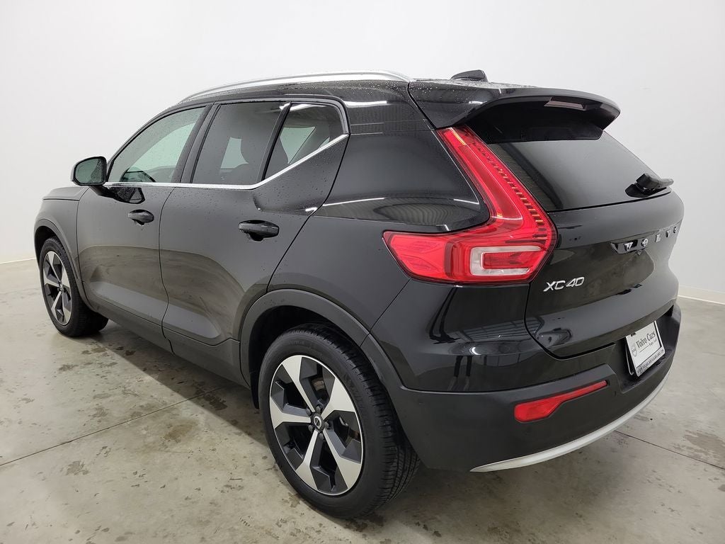 2025 Volvo XC40 B5 Plus Bright Theme
