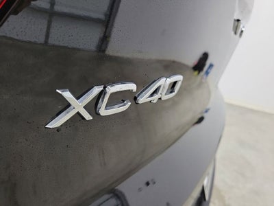 2025 Volvo XC40 B5 Plus Bright Theme