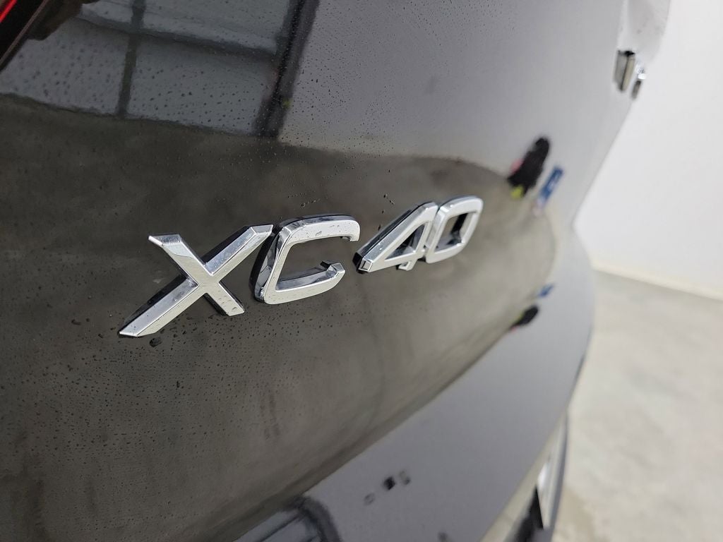 2025 Volvo XC40 B5 Plus Bright Theme