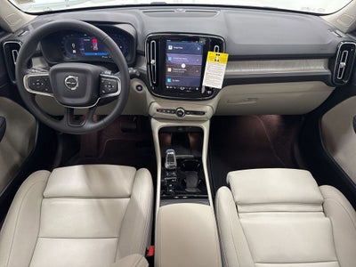 2025 Volvo XC40 B5 Plus Bright Theme