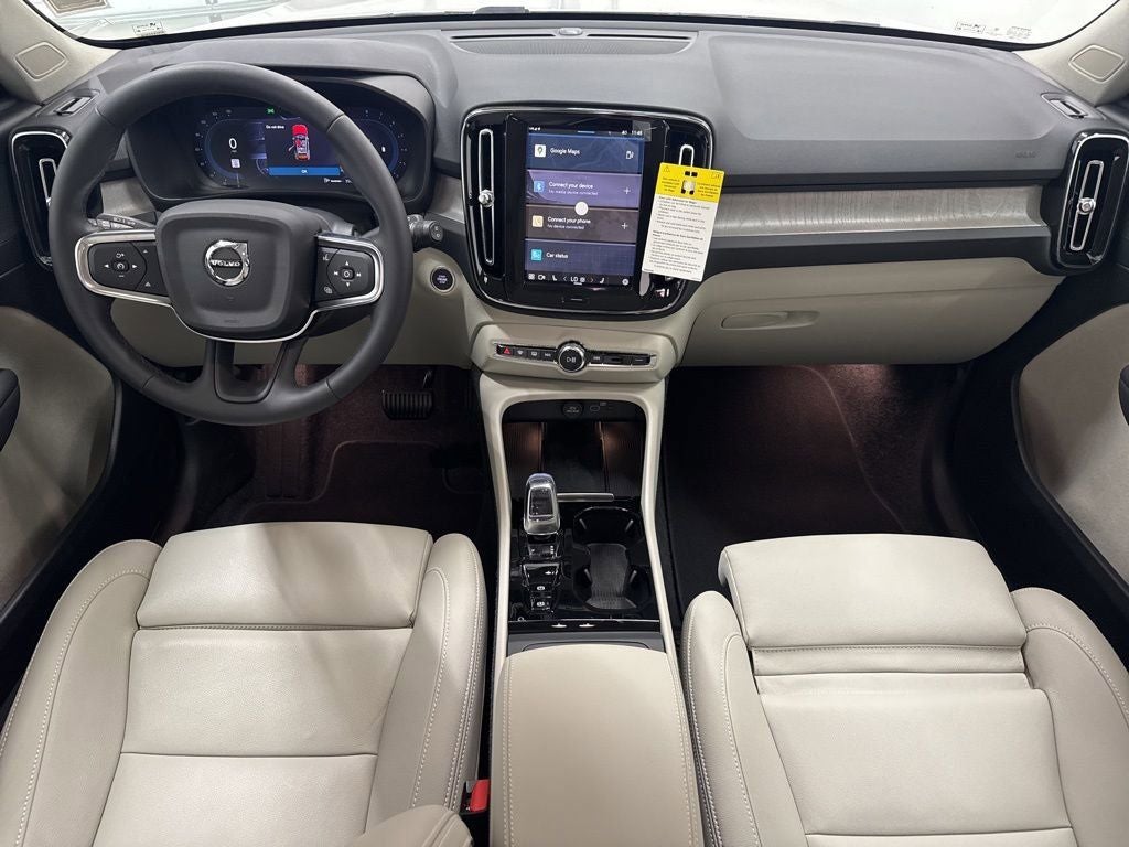 2025 Volvo XC40 B5 Plus Bright Theme