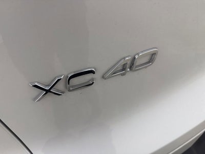 2025 Volvo XC40 B5 Plus Bright Theme