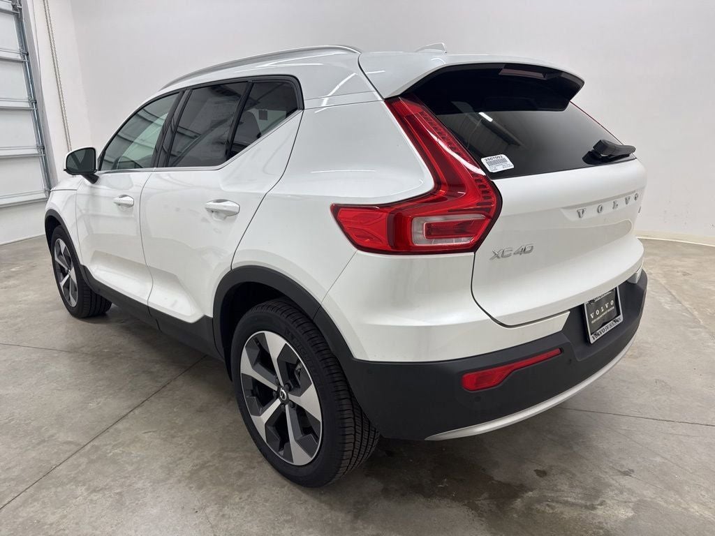 2025 Volvo XC40 B5 Plus Bright Theme