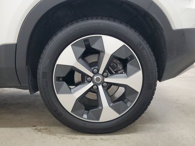 2025 Volvo XC40 B5 Plus Bright Theme