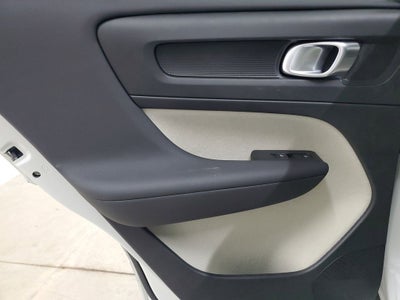 2025 Volvo XC40 B5 Plus Bright Theme