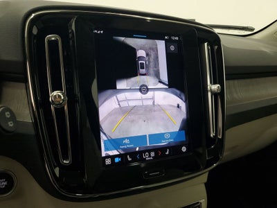 2025 Volvo XC40 B5 Plus Bright Theme