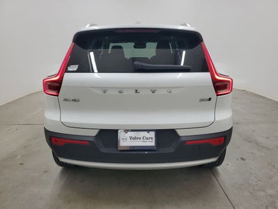 2025 Volvo XC40 B5 Plus Bright Theme