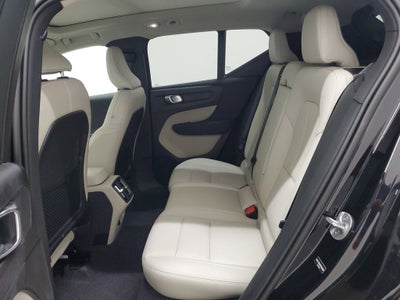 2025 Volvo XC40 B5 Plus Bright Theme