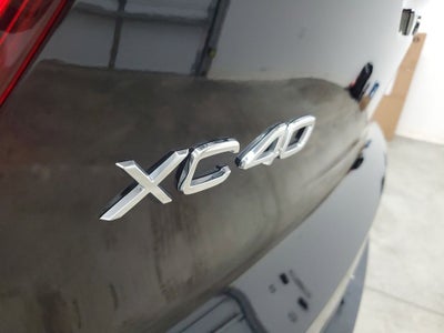 2025 Volvo XC40 B5 Plus Bright Theme