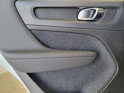 2025 Volvo XC40 B5 Core