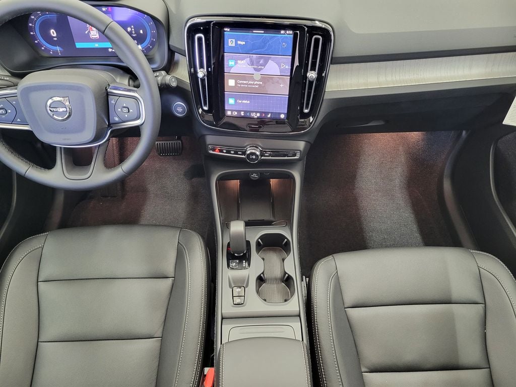 2025 Volvo XC40 B5 Core