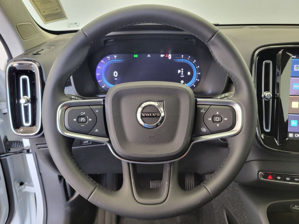2025 Volvo XC40 B5 Core
