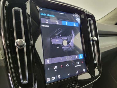 2025 Volvo XC40 B5 Core