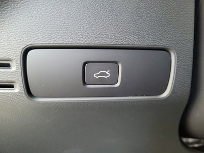 2025 Volvo XC40 B5 Core