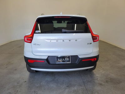 2025 Volvo XC40 B5 Core