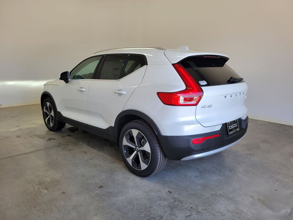 2025 Volvo XC40 B5 Core