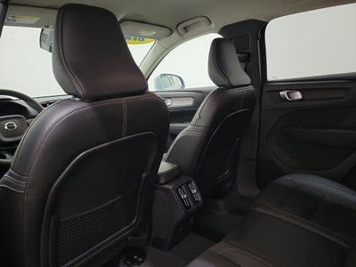 2025 Volvo XC40 B5 Core