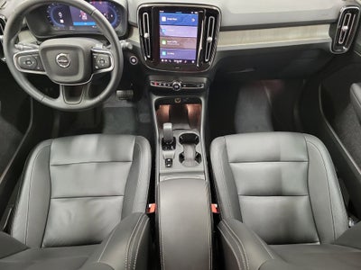 2025 Volvo XC40 B5 Core