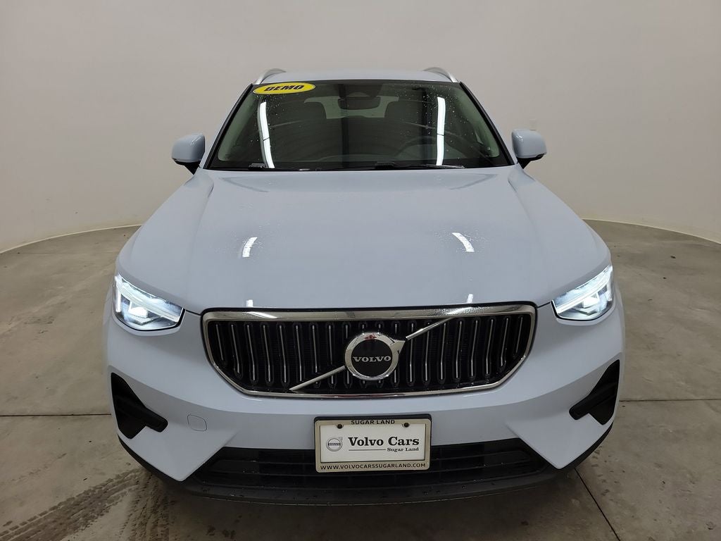 2025 Volvo XC40 B5 Core
