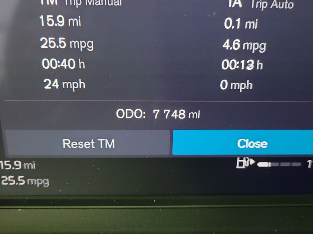 2025 Volvo XC40 B5 Core