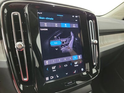 2025 Volvo XC40 B5 Core