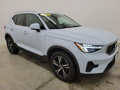 2025 Volvo XC40 B5 Core