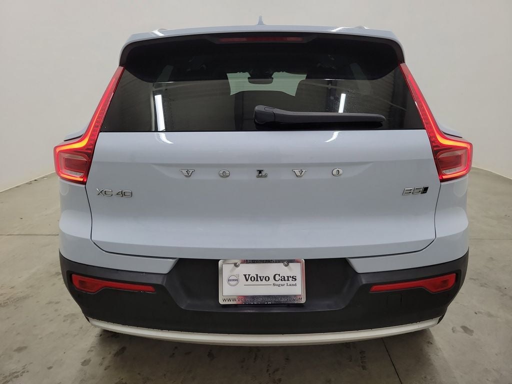 2025 Volvo XC40 B5 Core