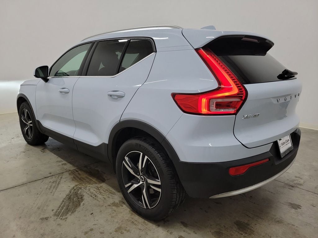 2025 Volvo XC40 B5 Core
