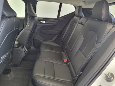 2025 Volvo XC40 B5 Core