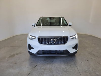 2025 Volvo XC40 B5 Core
