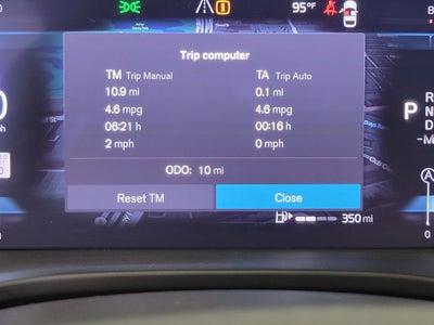 2025 Volvo XC40 B5 Core