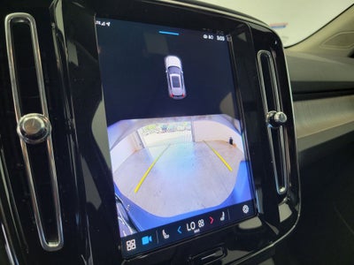 2025 Volvo XC40 B5 Core