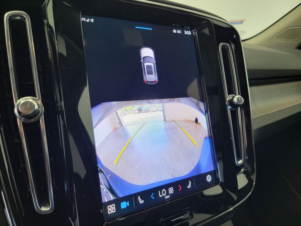 2025 Volvo XC40 B5 Core