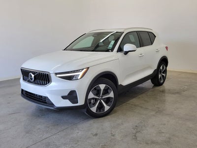 2025 Volvo XC40 B5 Core