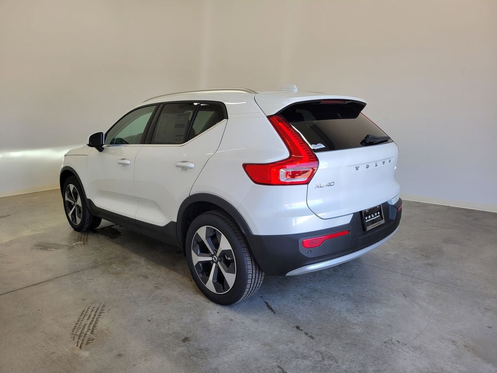 2025 Volvo XC40 B5 Core