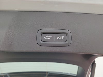 2026 Volvo XC40 B5 Core