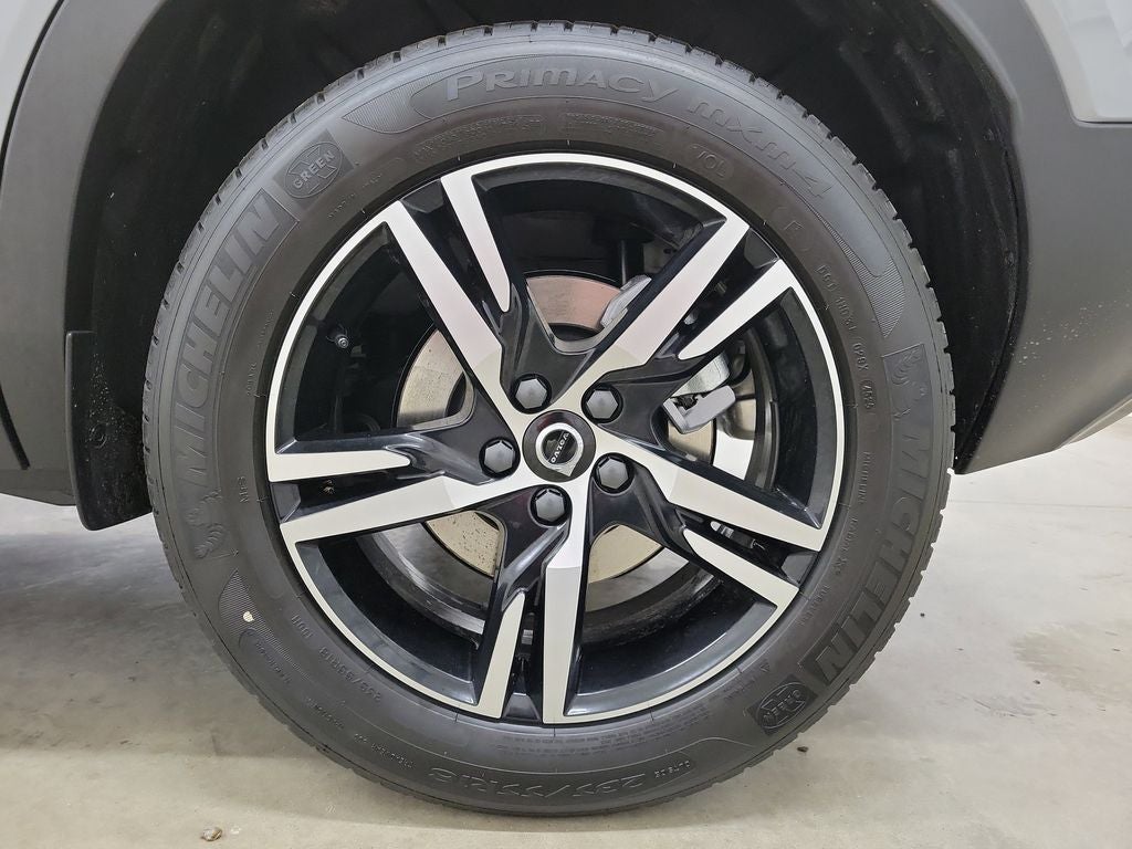 2026 Volvo XC40 B5 Core