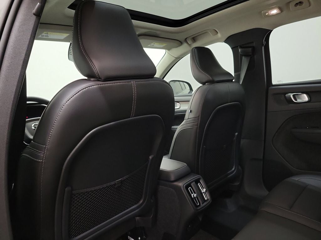 2026 Volvo XC40 B5 Core