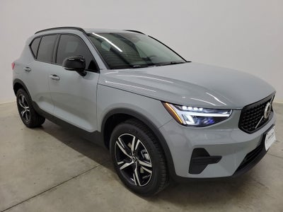 2026 Volvo XC40 B5 Core