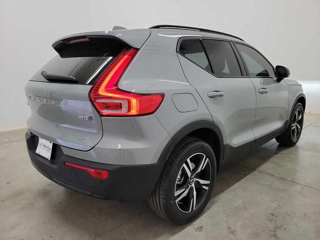 2026 Volvo XC40 B5 Core